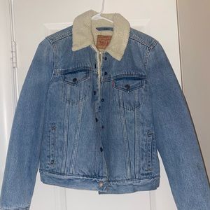 Levi’s Original Sherpa Trucker Jacket- worn once size M